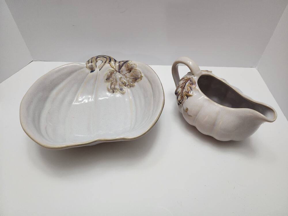 Pier 1 Matching Pumpkin Bowl And Gravy Boat Fall Stoneware Thanksgiving Dinner